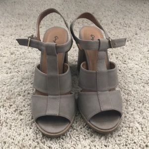 Worn once tan sandal with block heel